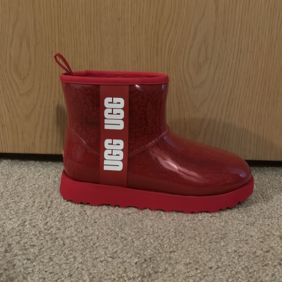 Red Ugg boots (never worn) - Picture 3 of 3